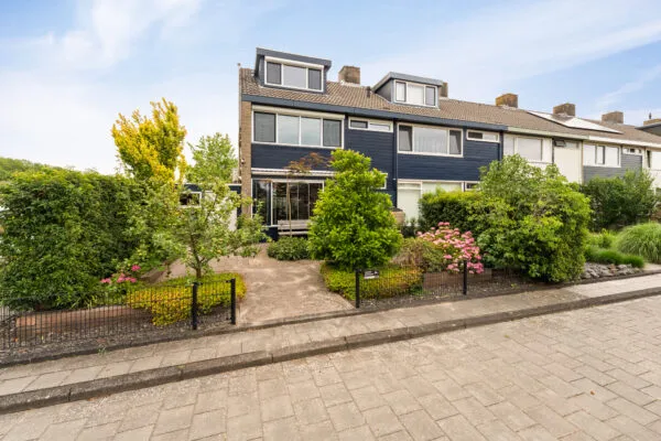 Hoekwoning te koop: De Grutto 29, De Oeverloperwijk Dronten