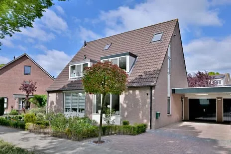 Tussenwoning te koop: De Haarmansenk 10, Dorp Schalkhaar Schalkhaar