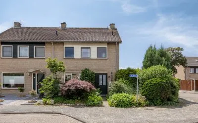 Twee-onder-één-kap te koop: De Hage 61, Overasselt Overasselt