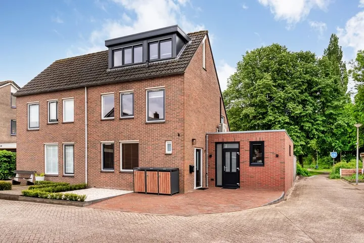 Twee-onder-één-kap te koop: De Havik 77, Leemslagen Zuid Almelo