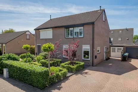 Semi-detached for sale: De Heerdtweg 10, Oosterwolde Oosterwolde (Ge)