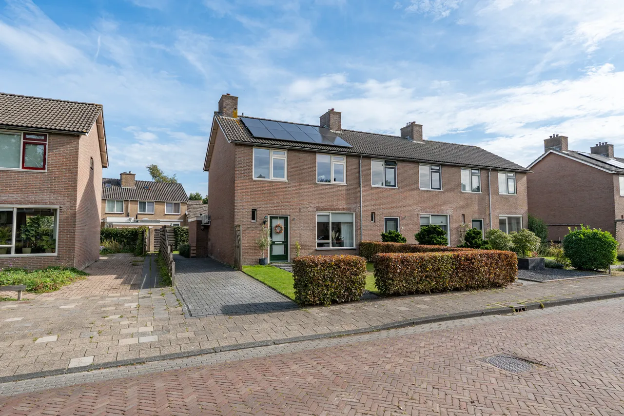 Hoekwoning te koop: De Helling 5, Gorredijk