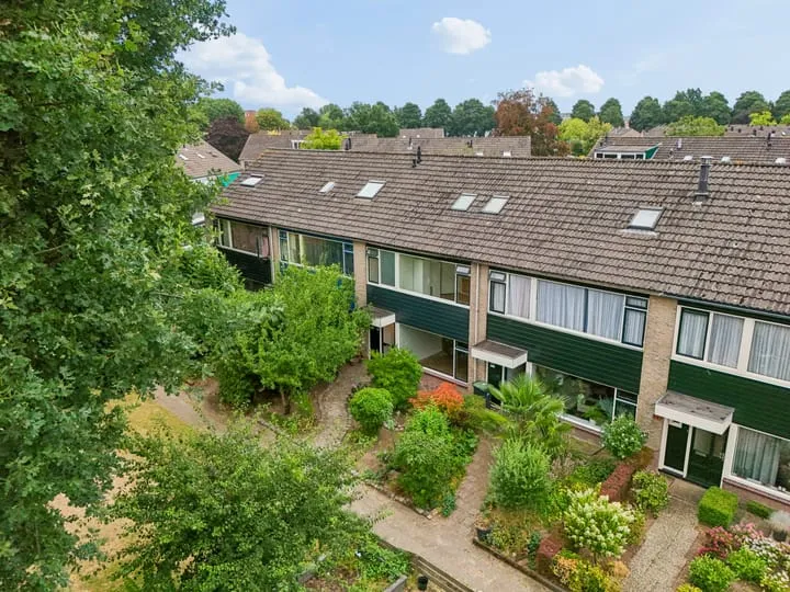 Tussenwoning te koop: De Hennepe 393, Westroijen Tiel