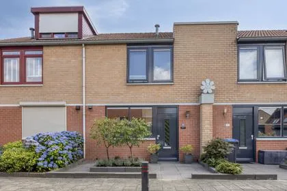 Tussenwoning te koop: De Hoef 41, Verspreide huizen Malden Malden