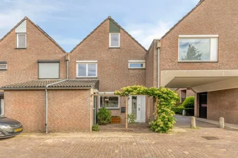 Tussenwoning te koop: de Hoefkamp 1113, De Kamp Nijmegen