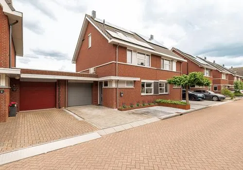 Tussenwoning te koop: De Hoenderkampen 3, Verspreide huizen Hellouw Hellouw