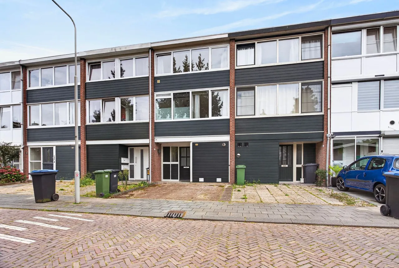 Tussenwoning te koop: De Houtmanstraat 131, Arnhem