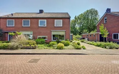 Twee-onder-één-kap te koop: de Jongstraat 24, Schrijvers en dichtersbuurt Doetinchem