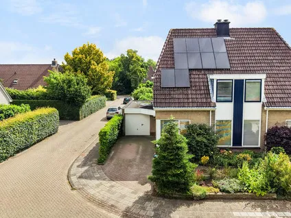 Twee-onder-één-kap te koop: De Kastanje 26, Burgum Burgum