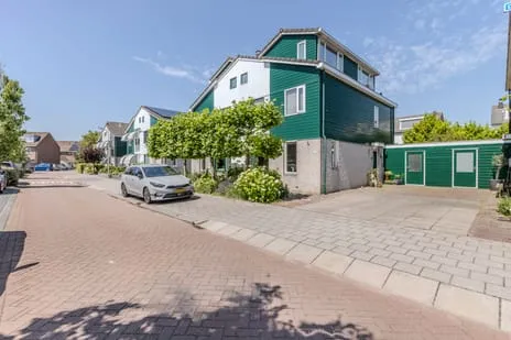 Twee-onder-één-kap te koop: De Kersenboomstraat 29, Westzaan Noord Westzaan