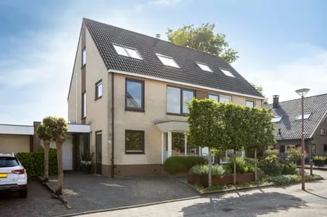 Tussenwoning te koop: De Kievit 40, Het Bosje Elst (Ut)