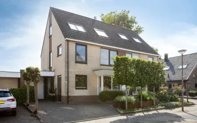 Tussenwoning te koop: De Kievit 40, Elst Ut