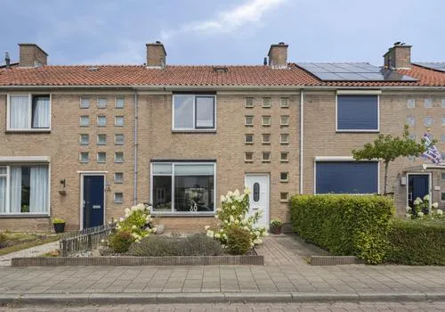 Tussenwoning te koop: De Kist 66, de Kist Elst