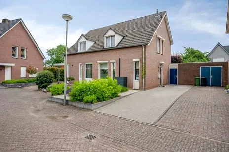 Twee-onder-één-kap te koop: De Klinck 6, Wessem Wessem