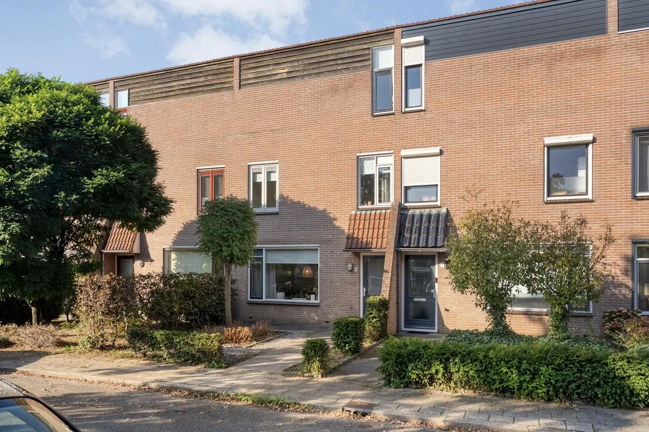 Tussenwoning te koop: De Kolibrie 8, Almelo