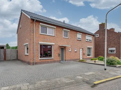 Semi-detached for sale: de Krijntjes 8, Rucphen Rucphen