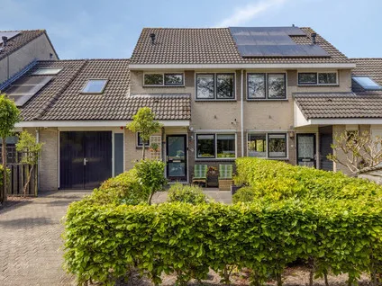 Tussenwoning te koop: De Krommert 9, Oosterzij Heiloo