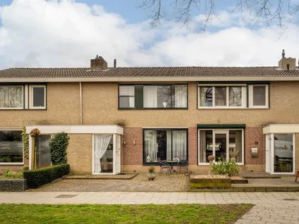 Tussenwoning te koop: de Leemput 11, Rode Schouw Halsteren