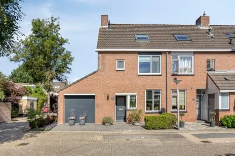 Hoekwoning te koop: De Liesewey 11, Krommeweg-Zuid Hendrik-Ido-Ambacht