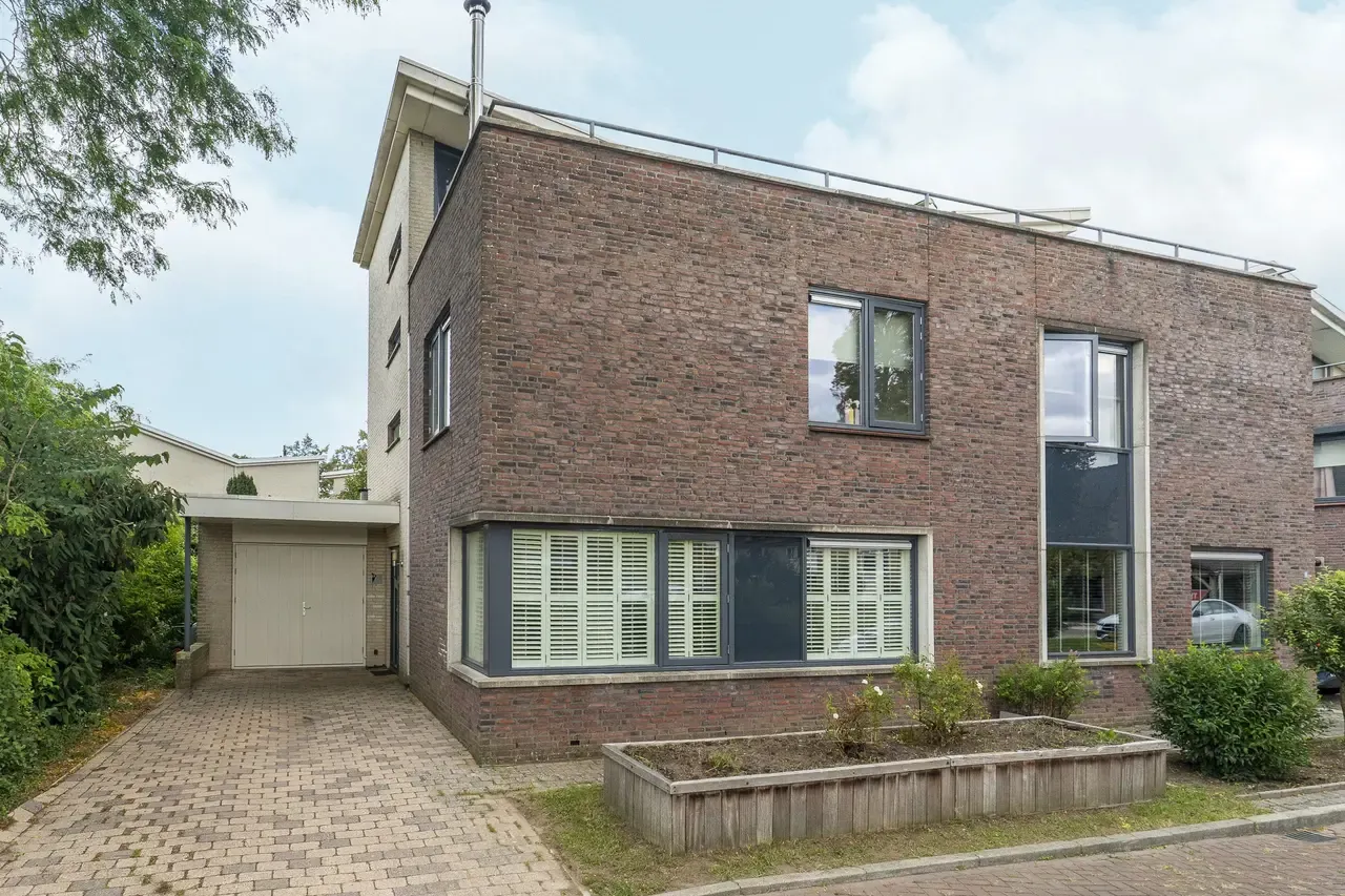 Hoekwoning te koop: De Lindenhof 13, Zevenaar