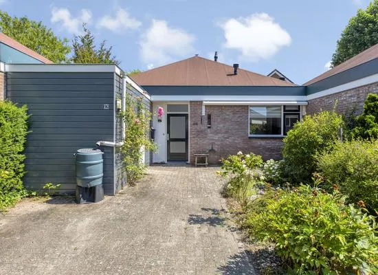 Tussenwoning te koop: De Loohof 96, Omg. Sterappel, Loohof en Zetten Zuid Zetten