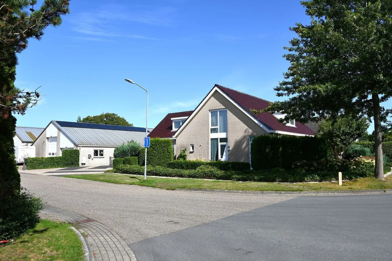 Vrijstaande woning te koop: de Losplaats 2, Peize