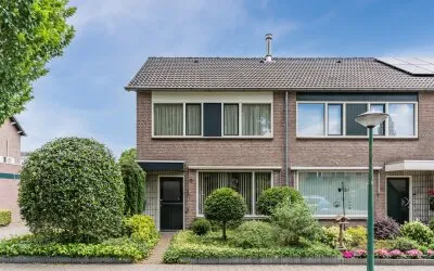 Hoekwoning te koop: De Mommers 12, Waalre Waalre