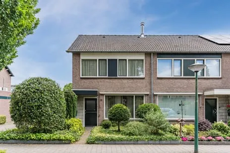 Hoekwoning te koop: De Mommers 12, Waalre Waalre