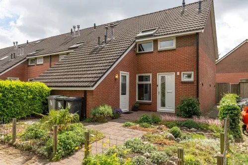 Hoekwoning te koop: De Nova Cura 271, De Folgeren centrum Drachten