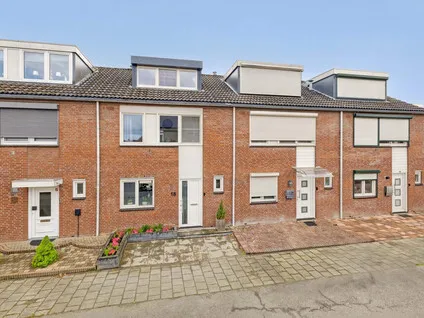 Tussenwoning te koop: De Ossenberg 18, Kern 't Ven Venlo