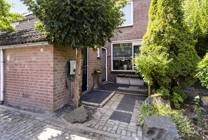 Tussenwoning te koop: De Panneboeter 64, Hendrik-Ido-Ambacht