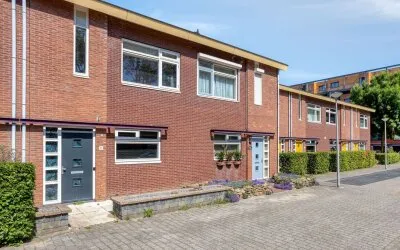 Tussenwoning te koop: De Plataan 11, Rozenburg Rozenburg