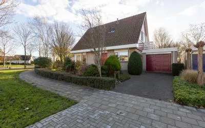 Vrijstaande woning te koop: de Pôle 8, Stadsfenne Sneek
