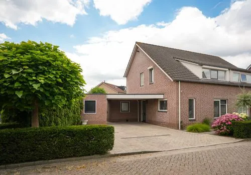 Twee-onder-één-kap te koop: De Polenkamp 11, Horssen Horssen