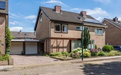 Tussenwoning te koop: de Quaylaan 74, Esterveld Grave