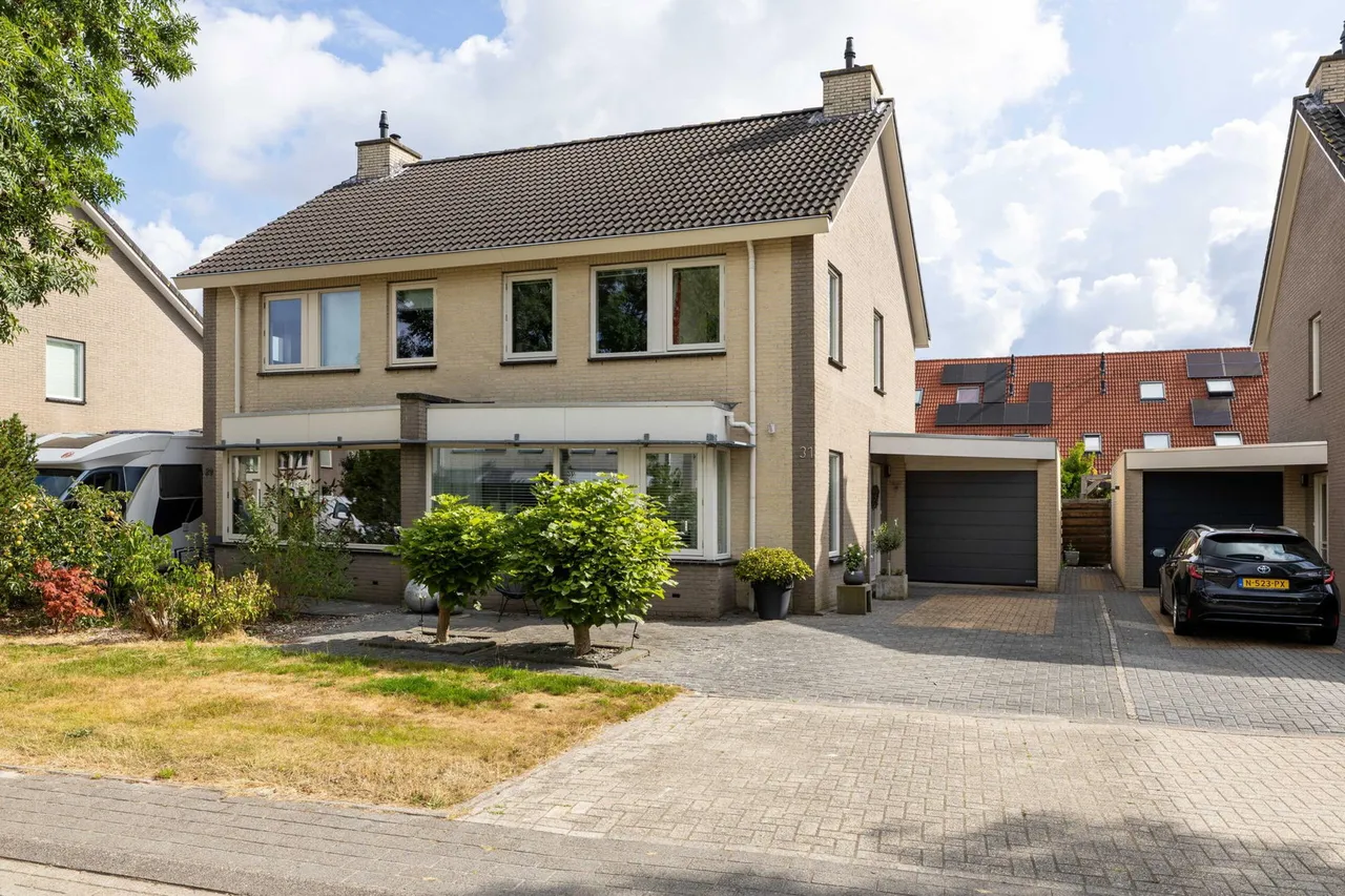 Twee-onder-één-kap te koop: De Rijd 31, Leeuwarden