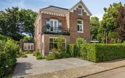 Vrijstaande woning te koop: de Ruijterlaan 18, Velp-Noord boven spoorlijn Velp