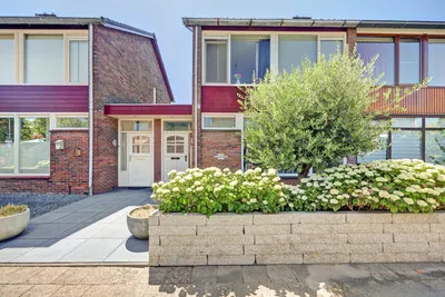 Tussenwoning te koop: De Ruijterstraat 19, Rozenburg Rozenburg