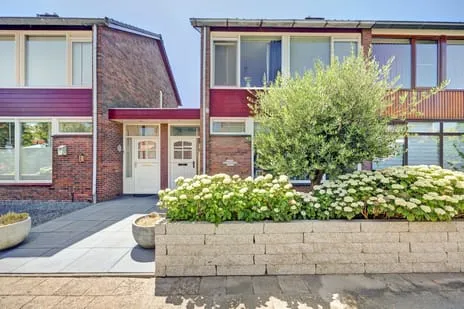 Tussenwoning te koop: De Ruijterstraat 19, Rozenburg Rozenburg (Zh)