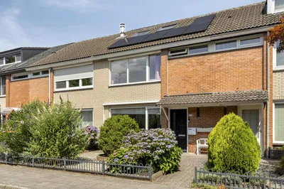 Tussenwoning te koop: de Ruijterstraat 19, 't Eigen en Hoogstraat Son En Breugel