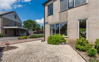 Twee-onder-één-kap te koop: De Ruiten 17, Rutten-woonkern Rutten