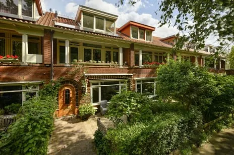 Tussenwoning te huur: De Ruwiellaan 16, Kruiskerkbuurt Amstelveen