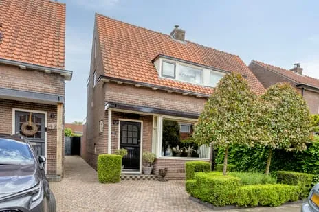 Twee-onder-één-kap te koop: De Savornin Lohmanstraat 129, Franse Gat Veenendaal