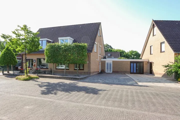 Terraced house for sale: De Slikslede 22, Kampbuurt Swifterbant