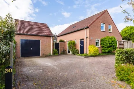 Vrijstaande woning te koop: De Slinger 30, Gorredijk-Bloemenwijk Gorredijk
