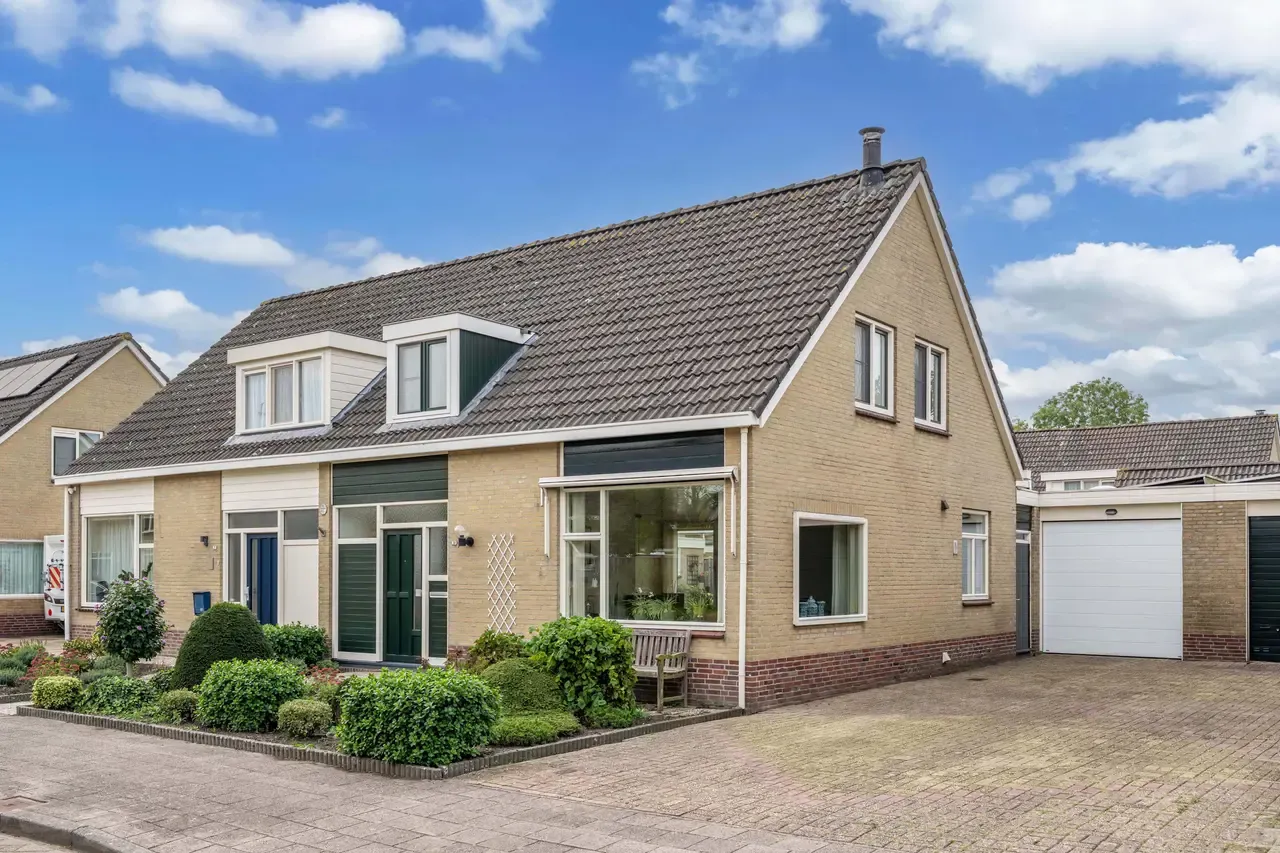 Tussenwoning te koop: De Slinken 30, Bolsward