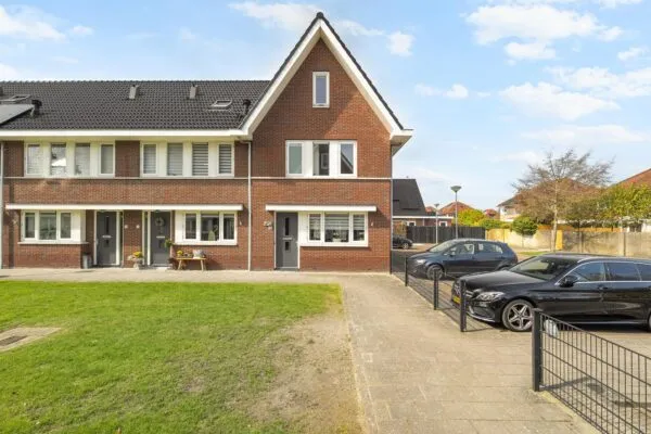 Hoekwoning te koop: De Sluis 13, Kleine Sluis Anna Paulowna