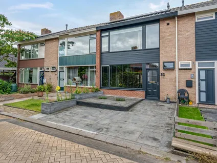 Tussenwoning te koop: De Sluis 31, Centrum Leek en omgeving Leek