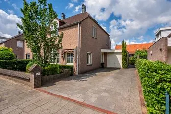 Twee-onder-één-kap te koop: De Soom 22, De Comert Grubbenvorst