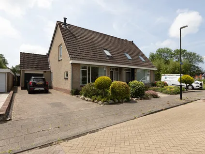 Twee-onder-één-kap te koop: De Tillen 4, Bolsward-Noordoost Bolsward